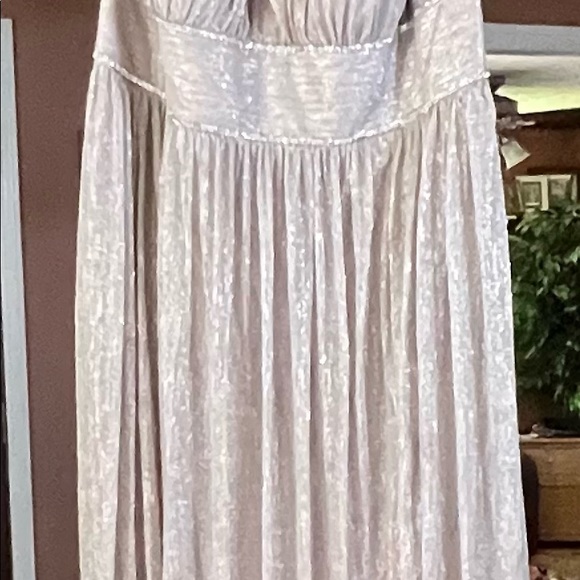 This is a Mother of the Bride dress - Picture 2 of 3